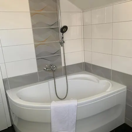 2 Zimmer Ferienwohnung * Obersulm